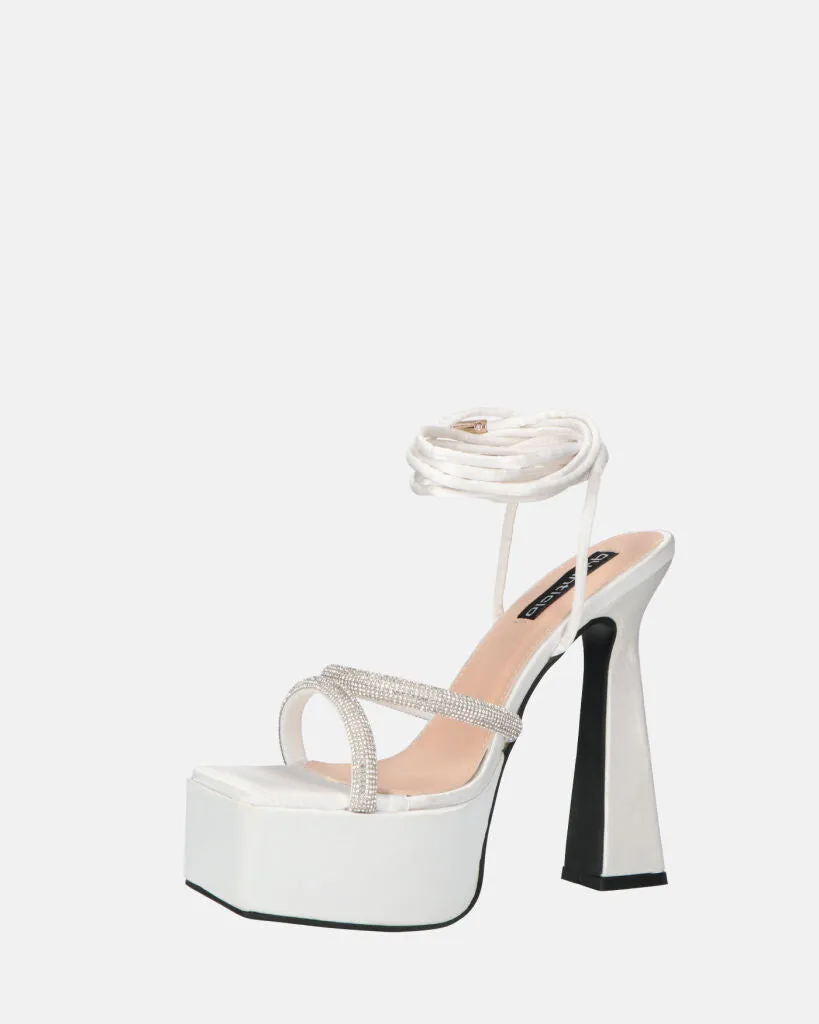 BIRGIT - sandali il satin bianco con gemme