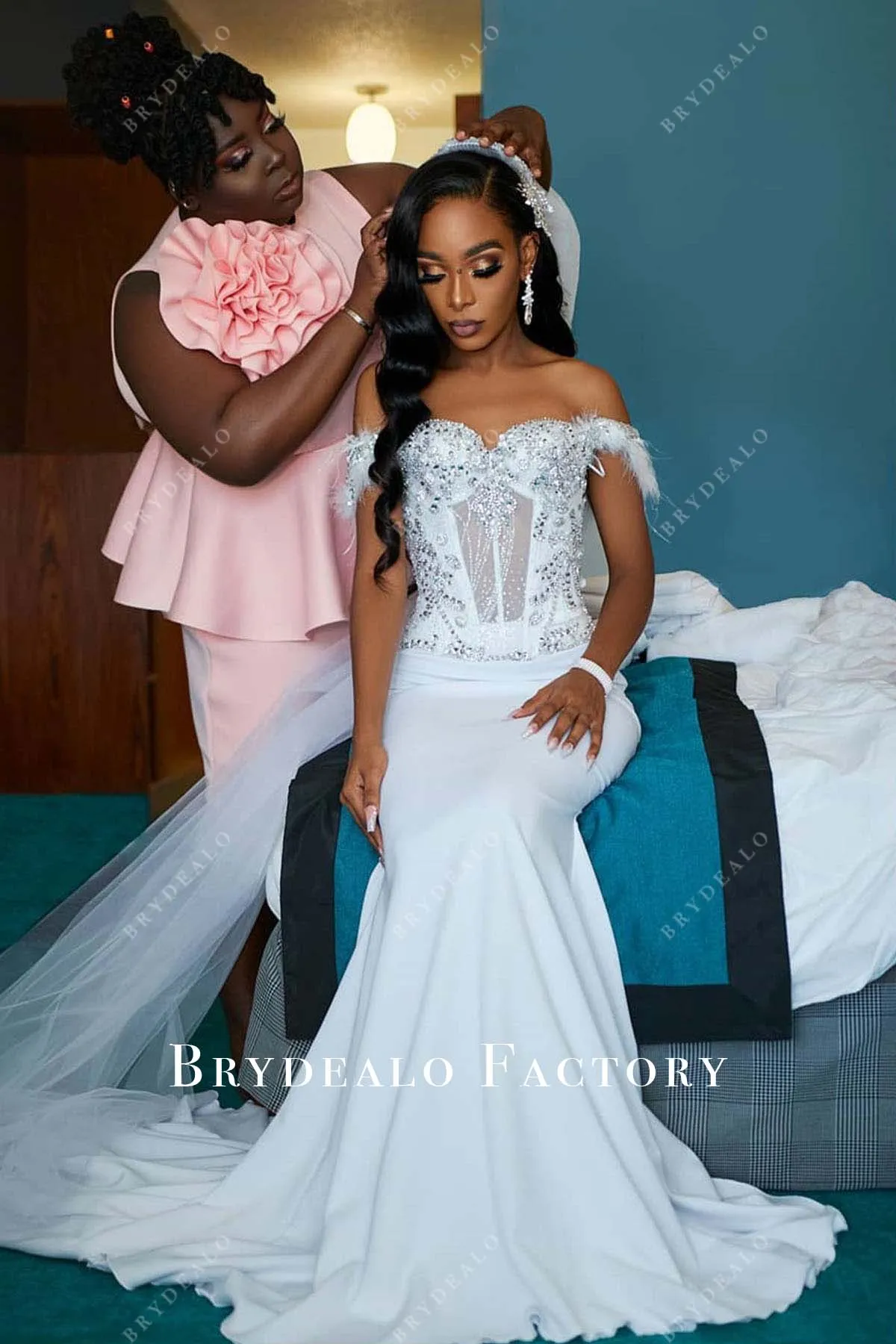 Off Shoulder Rhinestones Sweetheart Neck Mermaid Wedding Dress